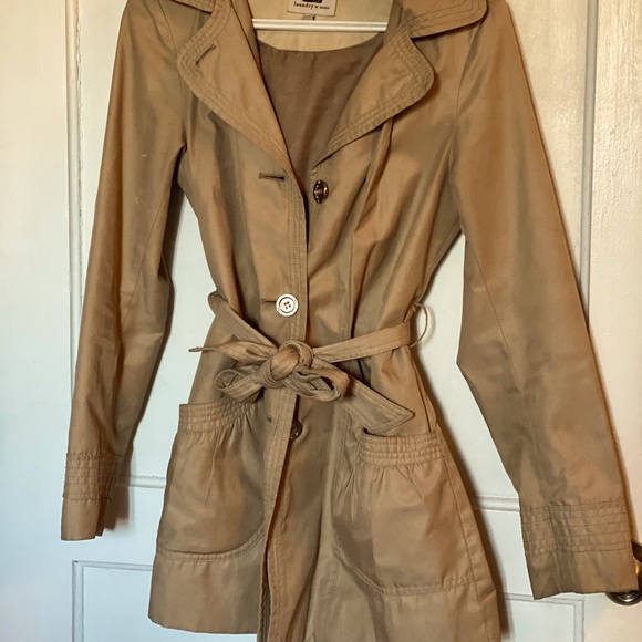 Champagne Mini-Trench - Picture 3 of 3